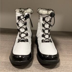 Women's Sporto White and Black Winter Boots